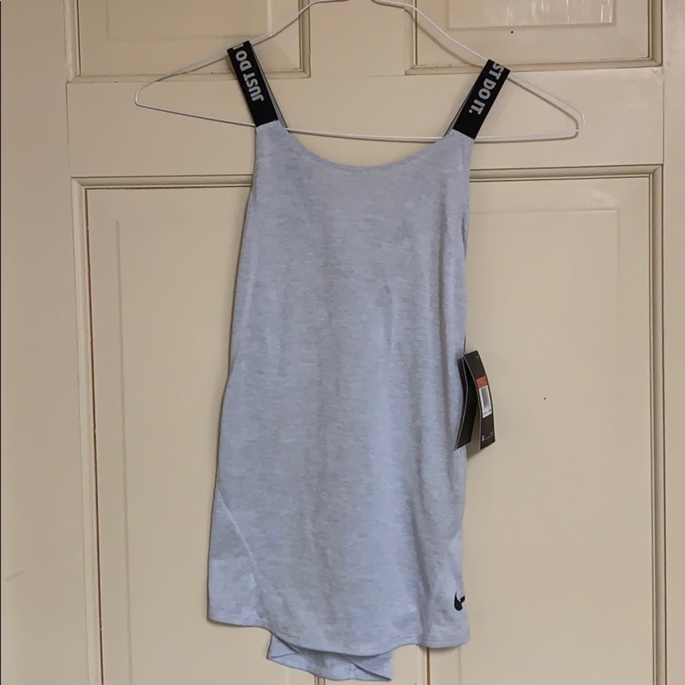 Nike girls training top size L